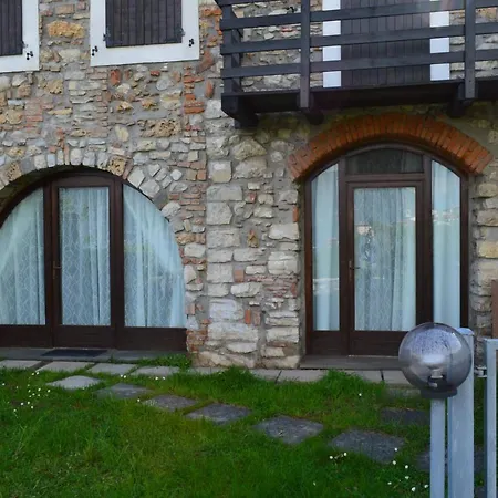 Casa Sasso * 塔韦尔诺拉贝尔加马斯卡